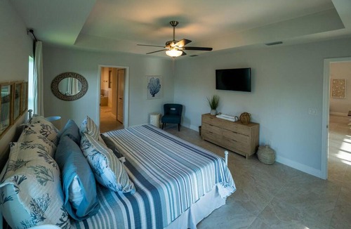 Caloosahatchee House | Cape Coral NEW BUILD 4 bedroom KING beds NO Hurricane Damage