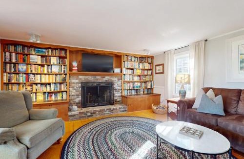 Brewster House | Cape Landing Cottage