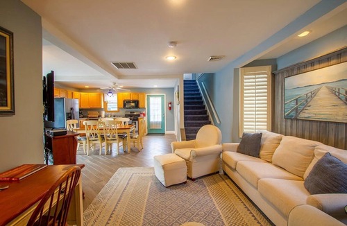 Villas House | Cape May Villas Pet Friendly 3 BR, 2 Bath home w/Pool & Hot Tub