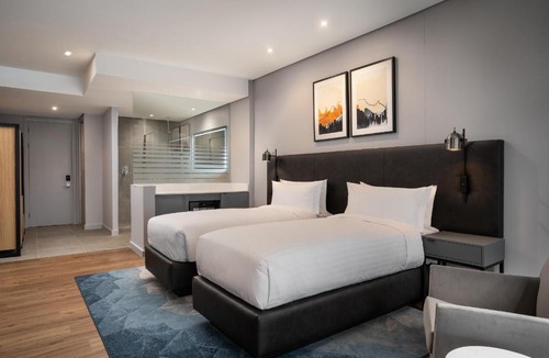 Century City Hotel | Cape Town Marriott Hotel Crystal Towers