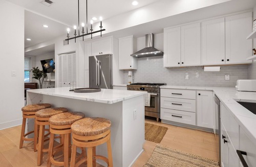Hill East Bed & Breakfast | Capitol Hill B&B-Steps to Metro, Dining, & Museums