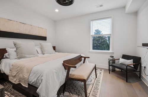Hill East Bed & Breakfast | Capitol Hill B&B-Steps to Metro, Dining, & Museums