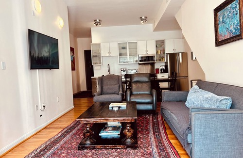 Capitol Hill House | CAPITOL HILL LARGE MODERN HOUSE OF ARTS 5BR 3BA