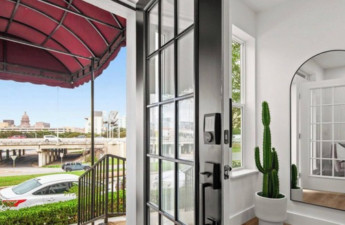 Swede Hill House | Capitol View DT w Elevator + Free Swim Club Access