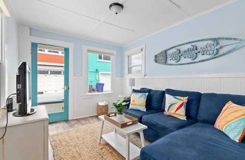 Capitola House | Capitola Beach Haven -Dog-friendly