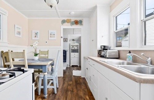 Capitola House | Capitola Beach Haven -Dog-friendly