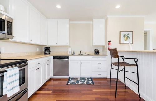 Capitola Apartment | Capitola Vista #4- Dog Friendly