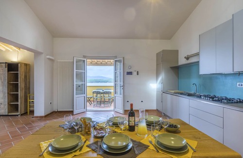 Santa Luce House | Capo il Cerro Villa sul lago by Interhome