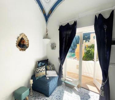 Marina Piccola House | Capri Suite on the beach