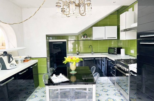 Capri Villa | Capri Villa Luminosa a stone's throw from the Piazzetta with Faraglioni View.