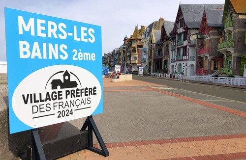 Mers-les-Bains Bed & Breakfast | CAPRICES DE PLAGE King Size bed Balneo Unobstructed view in Mers les Bains 300 m from the beach