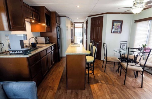 Waterfront Boat Rental | Capricornus: Oceanside Vacation