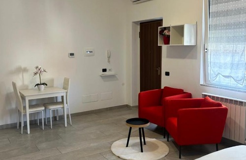 Magenta Apartment | Caprotti 6