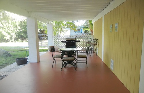 Port Pine Heights House | Captain D's Hideout - Beautiful waterfront home in the heart of a deer preserve