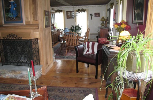Poquetanuck Bed & Breakfast | Captain Grant's 1754