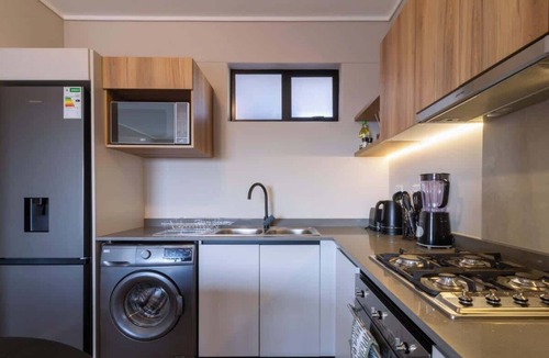 Greater Johannesburg Metropolitan Area Apartment | Captain's Hideaway - Executive One Bedroom Suite