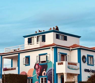 Baleal Hostel | Captain's Log House