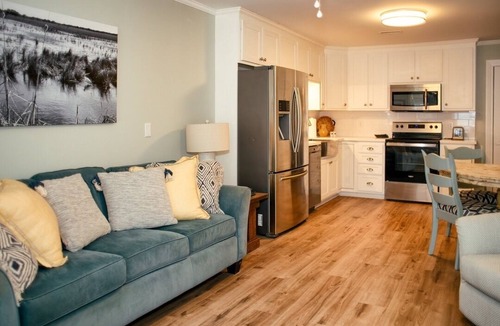 Ocracoke Cabin | 'Captain's Quarter' Bluff Shoal Motel - Apartment