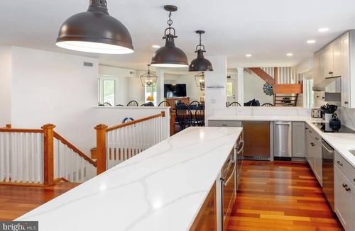 Cambridge House | Captain's Quarters on the Chesapeake Bay - Pool, Hot tub, Pier and sleeps >22