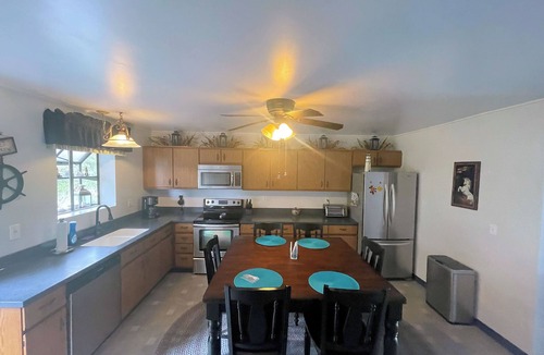 Deep Hole House | Captain's Quarters -Water Front- Water Access-Pet Friendly-NO LINENS
