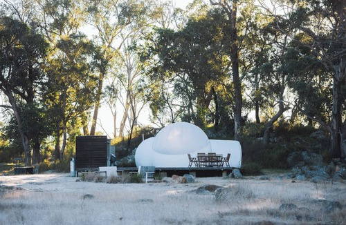 Tenterfield RV Rental | Captain Thunderbolt Bubbletent at Tenterfield with Outdoor Vintage Bath.