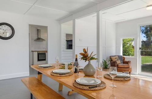 Huskisson House | Captains Cottage - Huskisson - Pet Friendly