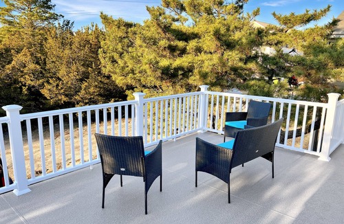 Broadkill Beach House | Captains Quarters Coastal Bliss in Broadkill Pet Friendly