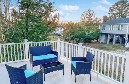 Broadkill Beach House | Captains Quarters Coastal Bliss in Broadkill Pet Friendly