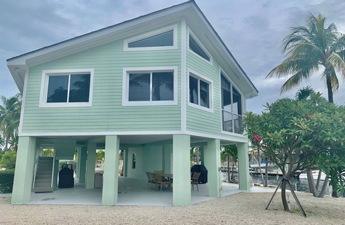 Islamorada House | Captains Quarters is a charming canal front Keys house in delightful Islamorada