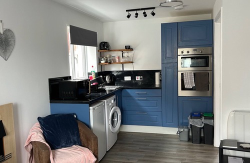 Cannock Apartment | Captivating 1-bed Apartment in Hednesford