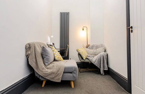 Moseley Apartment | Captivating 2-Bed Apartment in Birmingham