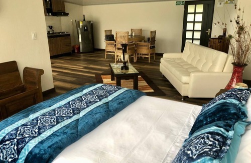 San Francisco Ski Chalet | Captivating 4-Bed Chalet Las Casitas en el Aire
