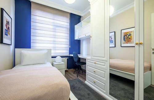 Besiktas Apartment | Captivating Flat with Balcony near Besiktas Pier