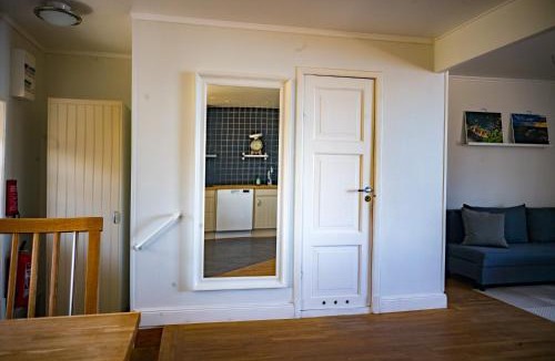 Osthammar Apartment | Captivating Harbor View Suite