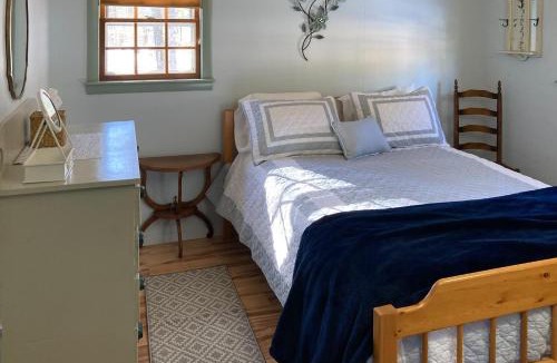 Meredith House | Captivating Patrician Shores Cottage