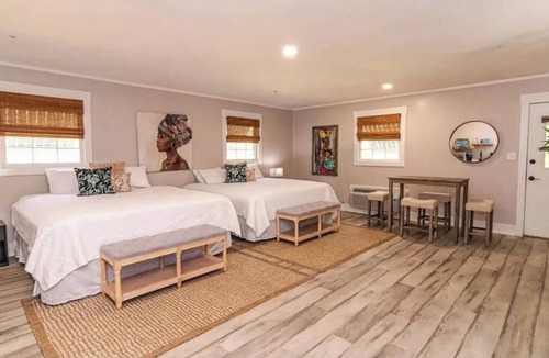 Wirtz Resort | CARACUL, a cozy stay for four in the lodge of Karoo at Smith Mountain Lake