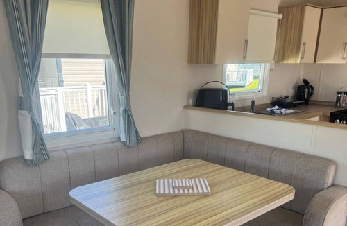 Lossiemouth Cabin | Caravan - Sleeps 6 - Parking