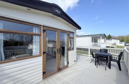 Winestead House | Caravan With A Spacious Decking Area At Sand Le Mere Park, Yorkshire Ref 71062Me