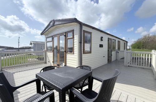 Winestead House | Caravan With A Spacious Decking Area At Sand Le Mere Park, Yorkshire Ref 71062Me