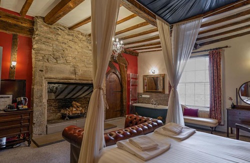 Loughborough House | Caravelli