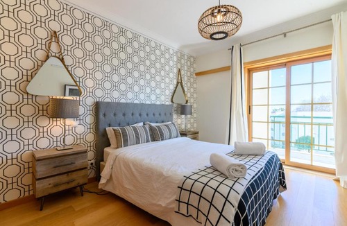 Carcavelos Apartment | Carcavelos Beach