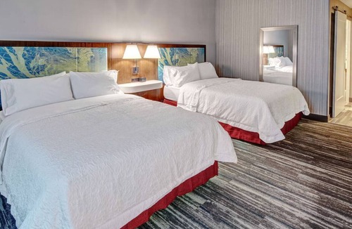 Cardiff-by-the-Sea Hotel | Cardiff Beach 2 Queen Room w/Breakfast, Gym & Pool