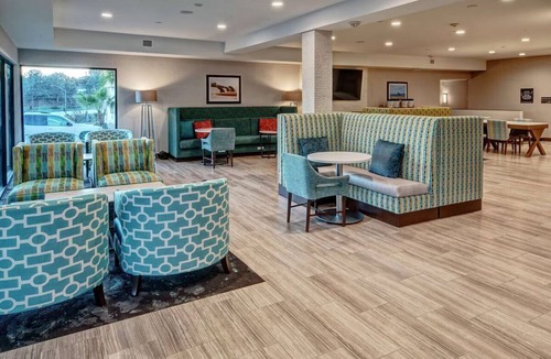 Cardiff-by-the-Sea Hotel | Cardiff Beach 2 Queen Room w/Breakfast, Gym & Pool