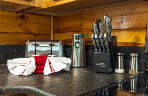 Carbon Hill Cabin | Cardinal Cabin (Hocking Hills area)