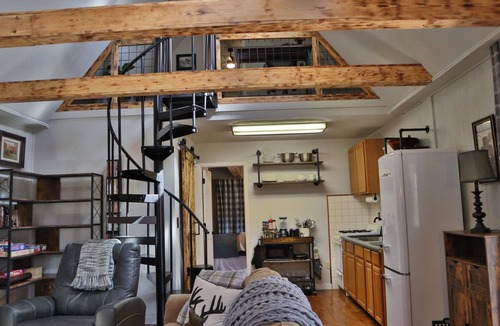 Whittier Cabin | Cardinal Ridge! Cozy cabin in the Smokies!