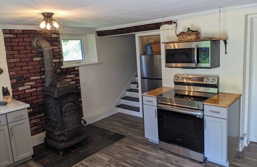 Hopewell House | Caretaker's Cottage: 4 BR Pet Friendly River View