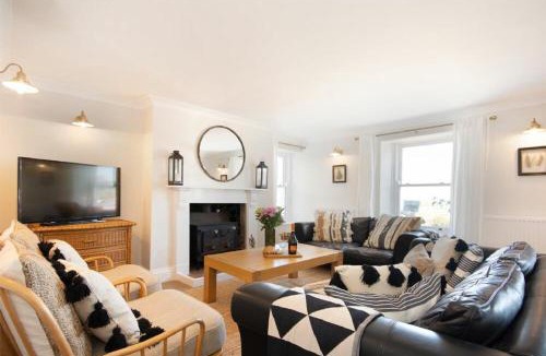 Craster House | Cargoes