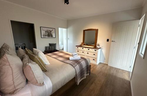 Clyde Apartment | Cariad Apartment
