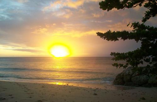 Douglas Apartment | Carib Edge AC beach penthouse, near amenities