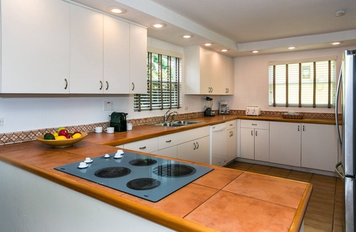 South Sound Villa | Caribbean Paradise – Beachfront Villa South Sound Beauty and Resort Amenities